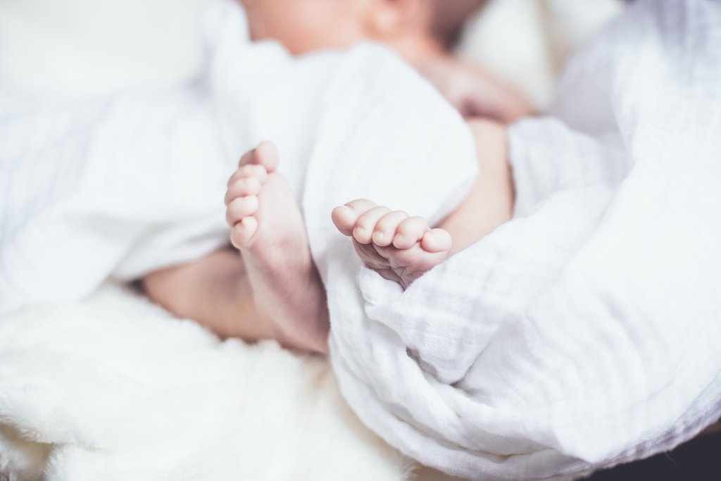 How to dress your baby for bed in the summer