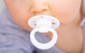 Does formula feeding make your baby happier?